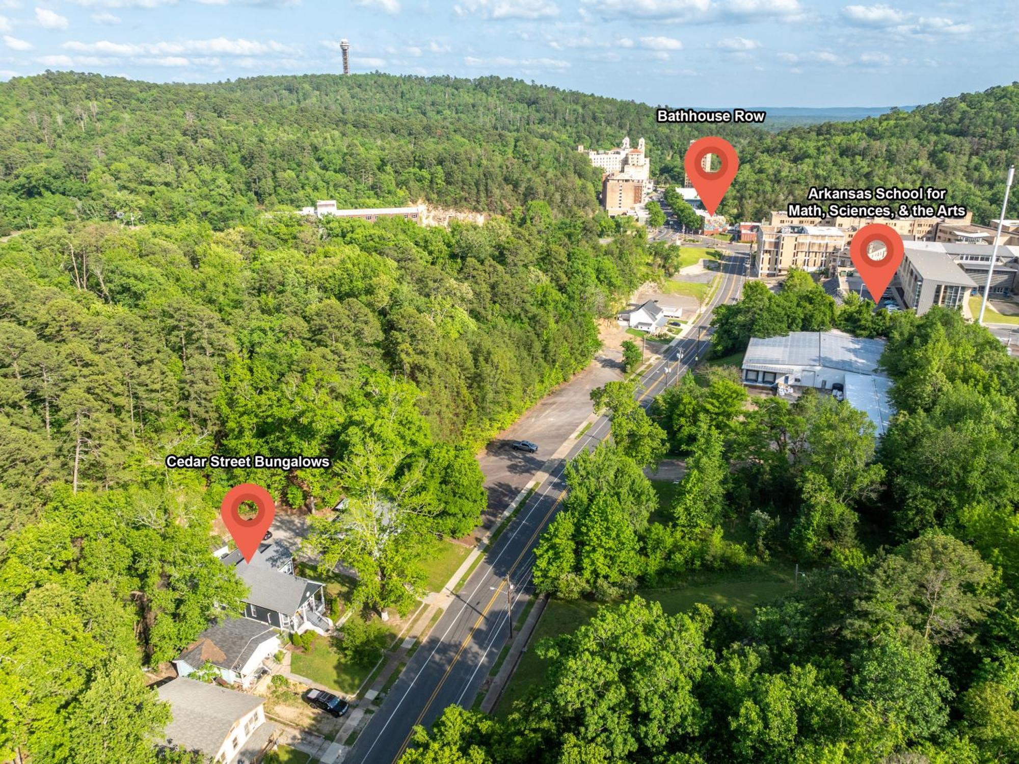 Cedar Blossom Bungalow Is A Cozy Getaway With A 5 Minute Walk To Downtown! Hot Springs Esterno foto