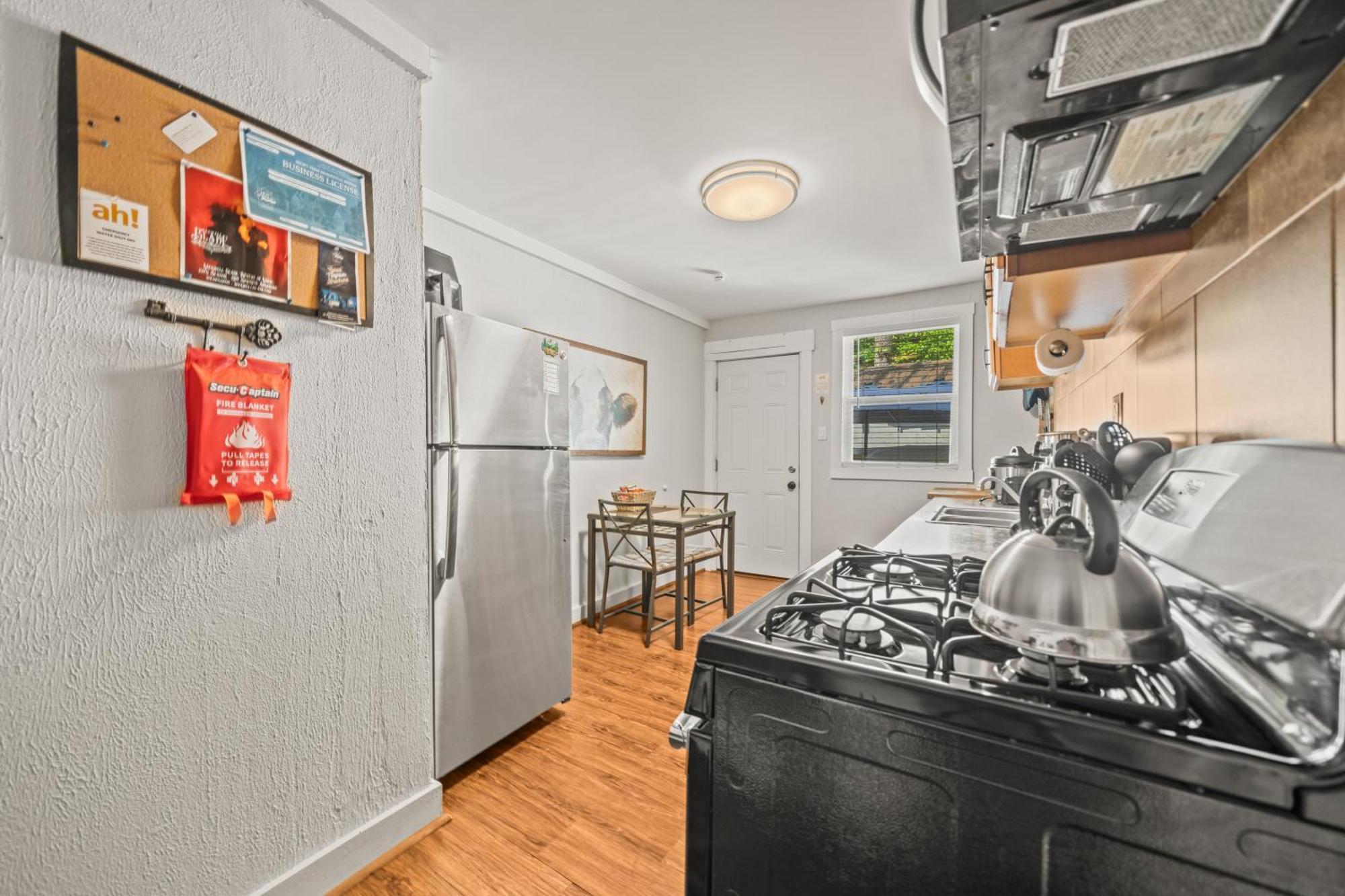 Cedar Blossom Bungalow Is A Cozy Getaway With A 5 Minute Walk To Downtown! Hot Springs Esterno foto